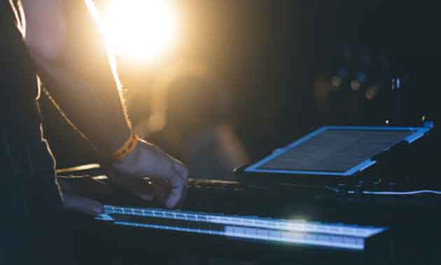 clavio_digitalpianos.jpg