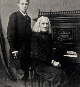 Liszt am Klavier.jpg