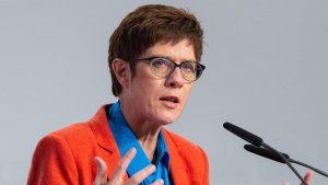 kramp-karrenbauer-schaltet-im-cdu-rennen-auf-attacke.jpg