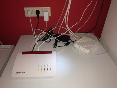 FB_weiss-rot.webp FB_weiss-rot.webp