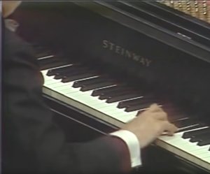 Horowitz_Steinway.jpg Horowitz_Steinway.jpg