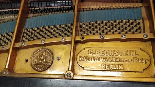 Gussplatte-Diskant1.jpg Gussplatte-Diskant1.jpg