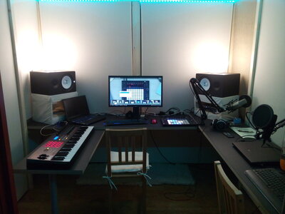 studio2.jpg