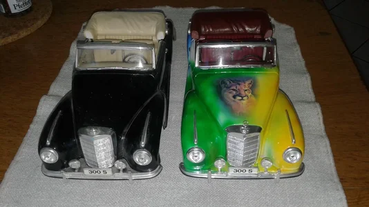 MOT 300 S Adenauer cabs serioes hippie.webp