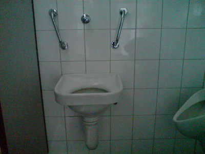 Kotzbecken.webp Kotzbecken.webp