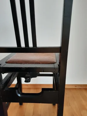 Klavierstuhl4.webp Klavierstuhl4.webp