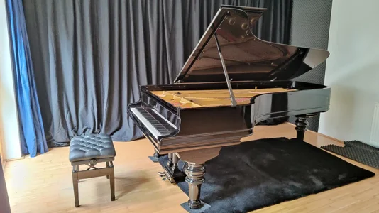 Vollansicht-Vorhang.jpg Vollansicht-Vorhang.jpg