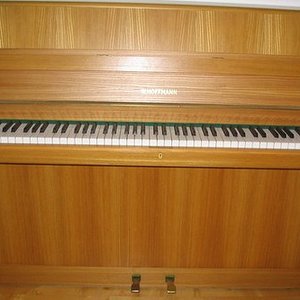 Hoffmann Klavier.jpg