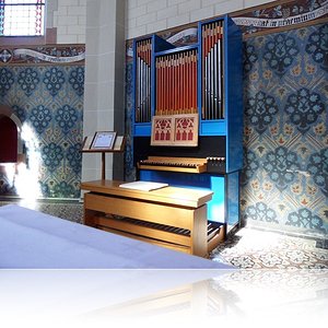 Orgel mit Notenpult.jpg