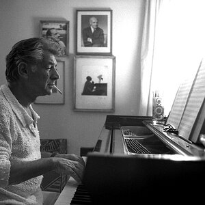 leonard-bernstein-composing-1968.jpg