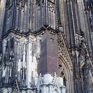 Kölner_Domplombe_2000-04-20_210648_000.jpg