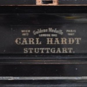 Klavier Carl Hardt 2545 (2) (300x199).jpg