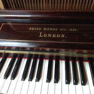 3. Schiedmayer, London.jpg