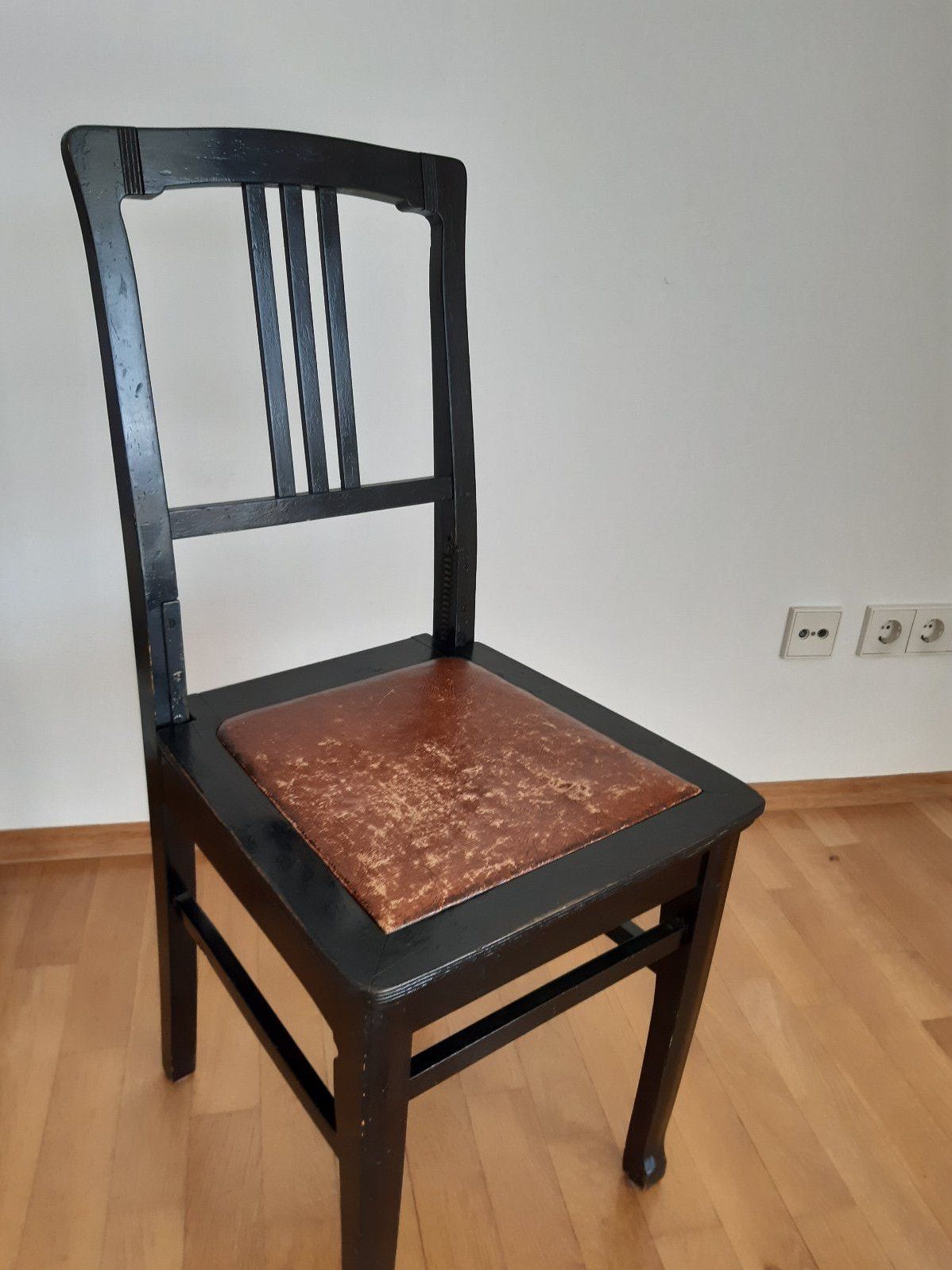 Klavierstuhl2.jpg