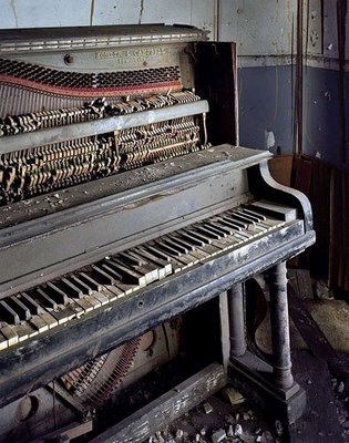 old-piano.jpg