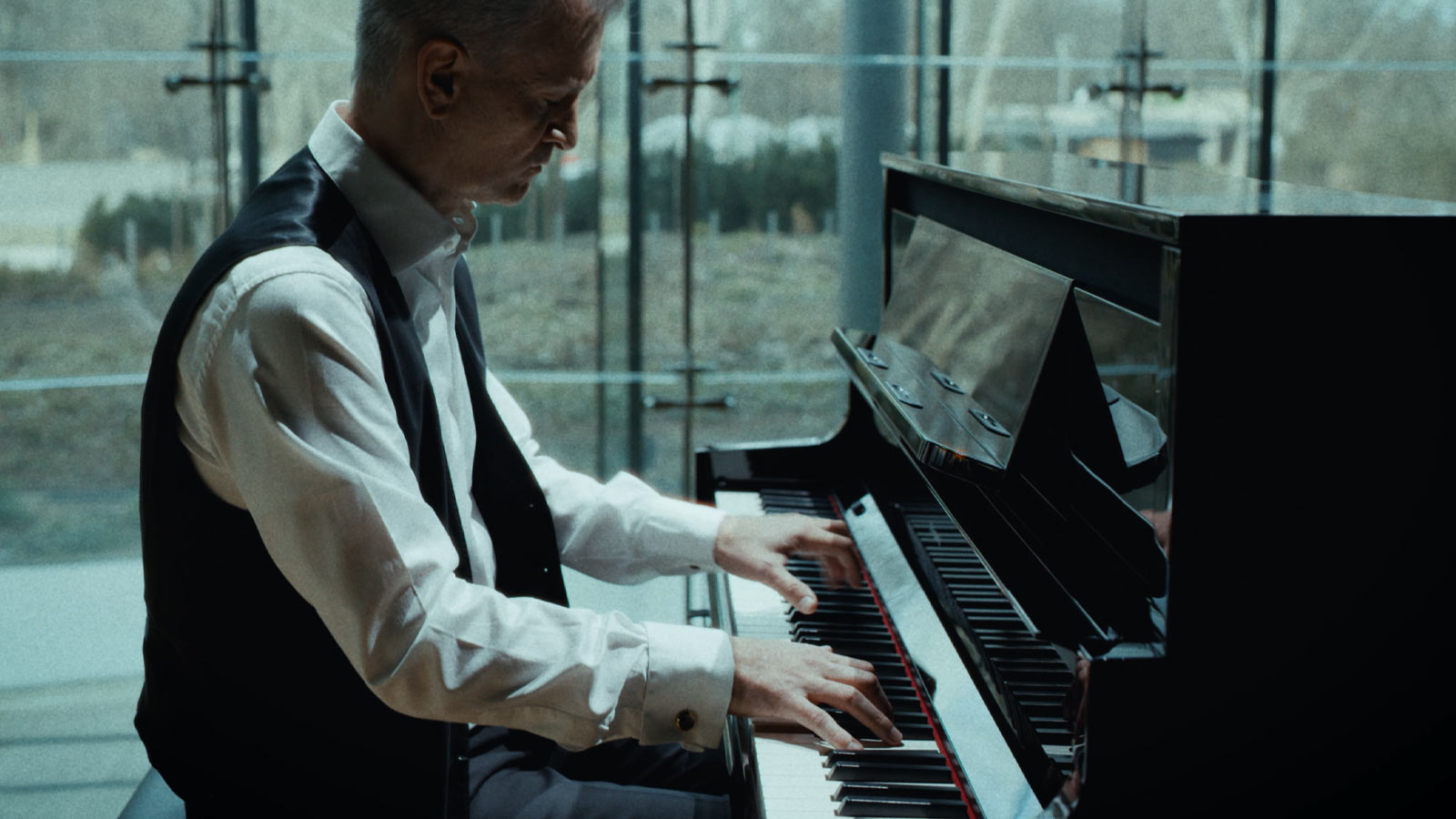 www.roland.com