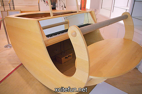 234467,xcitefun-rocking-piano-1.jpg