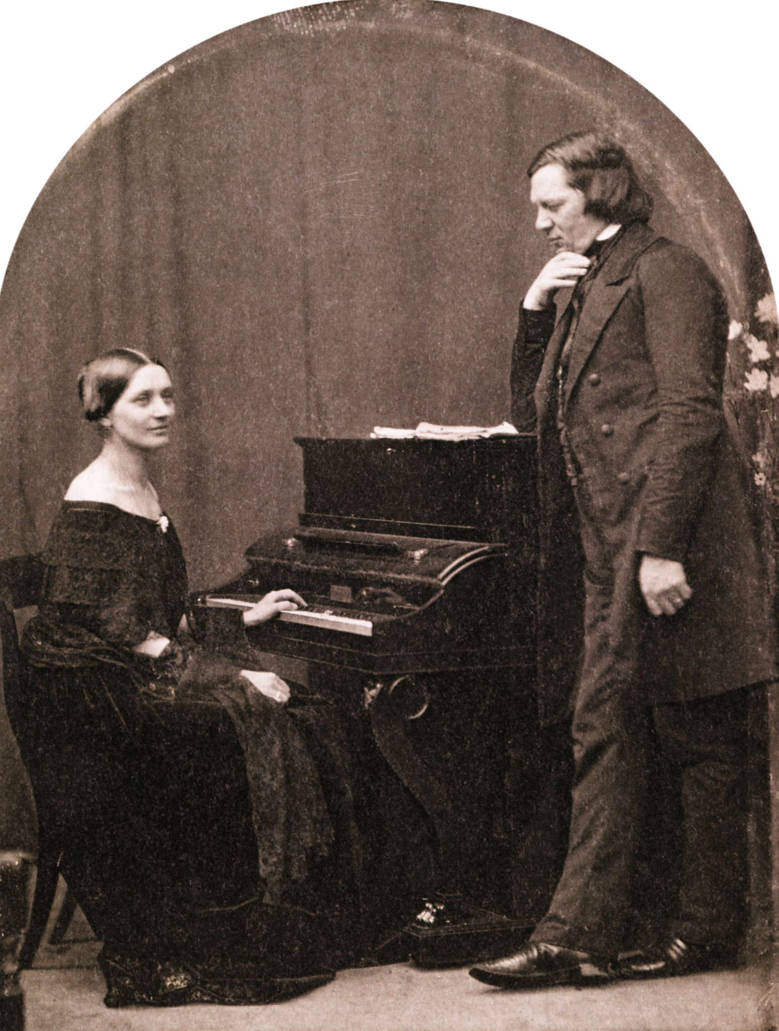 Robert_and_Clara_Schumann_Daguerrotype.jpg