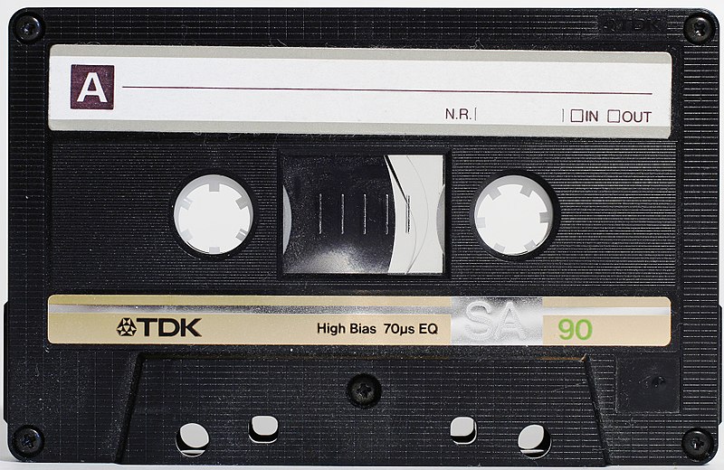 800px-Compactcassette.jpg